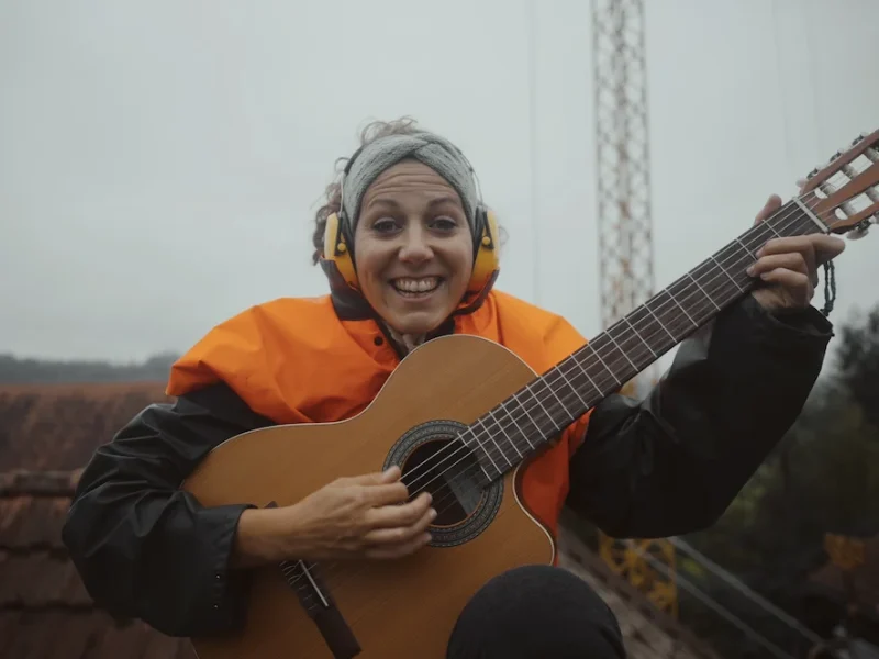 Offizielles Musikvideo für das Crowdfunding für unser neues Saaldach.