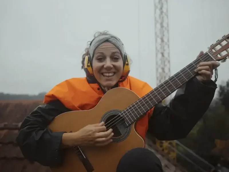 Offizielles Musikvideo für das Crowdfunding für unser neues Saaldach.
